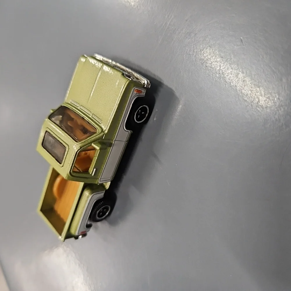 1975 75 Chevy Stepside Pickup Collectible 1/64 Scale Diecast Model